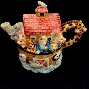 VTG Noah’s Ark teapot pitcher giraffe handle‎ ceramic elephant spout